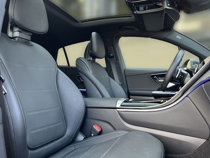 Mercedes-Benz GLC Coupé 300d 4MATIC kupé AMG - fotka 16 z 21