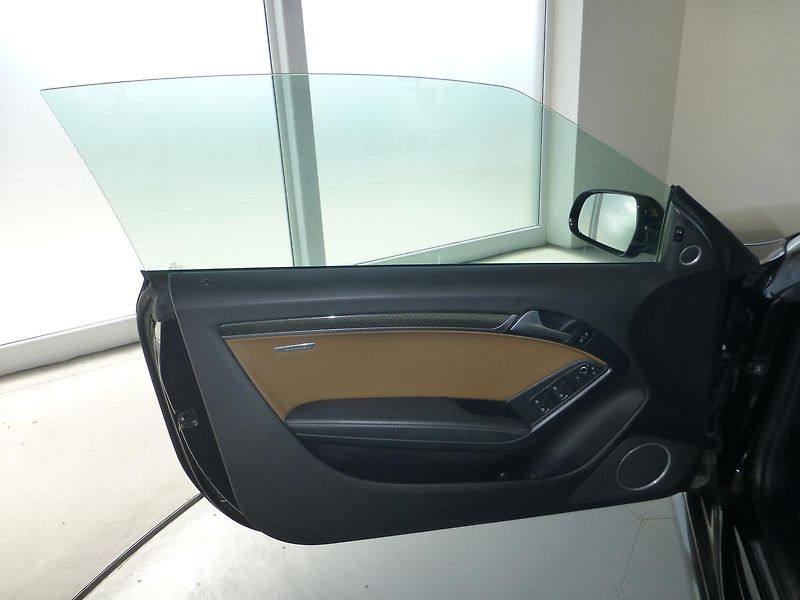 Audi A5 (2011) 3,0TDI*ALU*NAVI**CABRIO - fotka 9 z 23