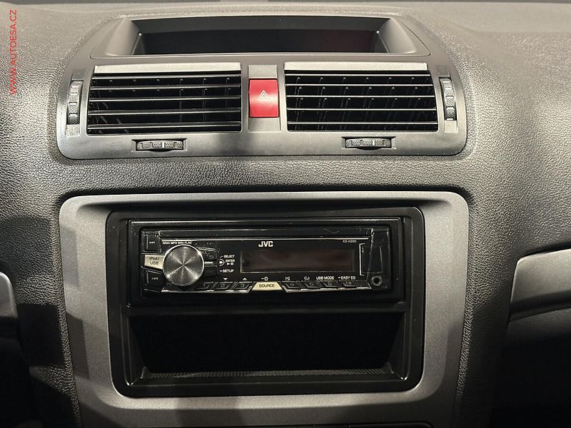 Škoda Octavia (2011) 1.6i, 2.maj,ČR, Tour, +kola - fotka 13 z 15