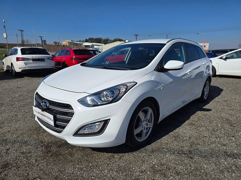 Hyundai i30 (2016) 1.6 CRDi ,nové CZ ,serviska - fotka 3 z 24