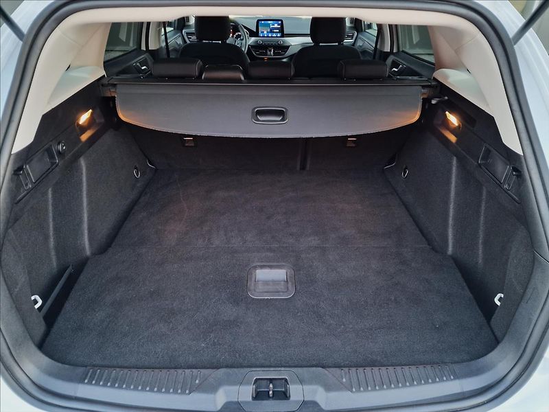 Ford Focus 1.5TDCI Titanium,ČR,1.Majitel - fotka 16 z 46