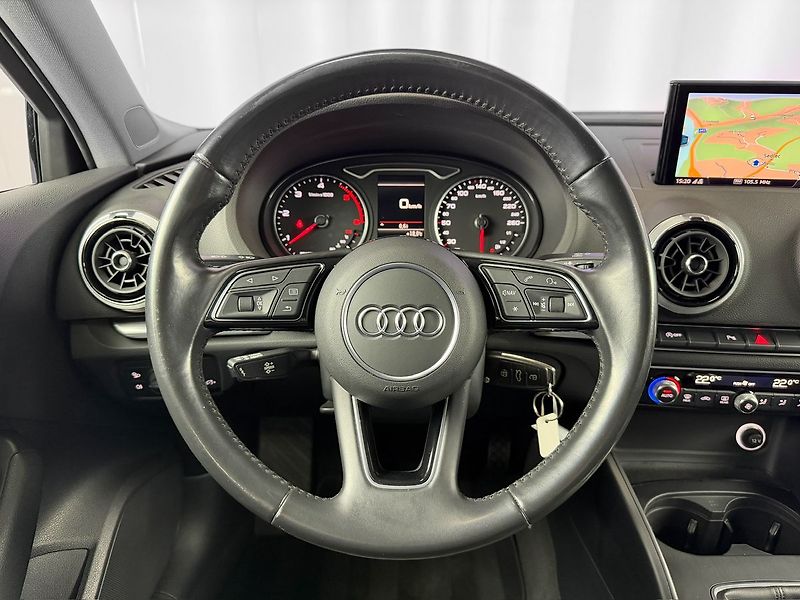Audi A3 1.6 TDI LIMOUSINE SPORT, NAVIG - fotka 12 z 20