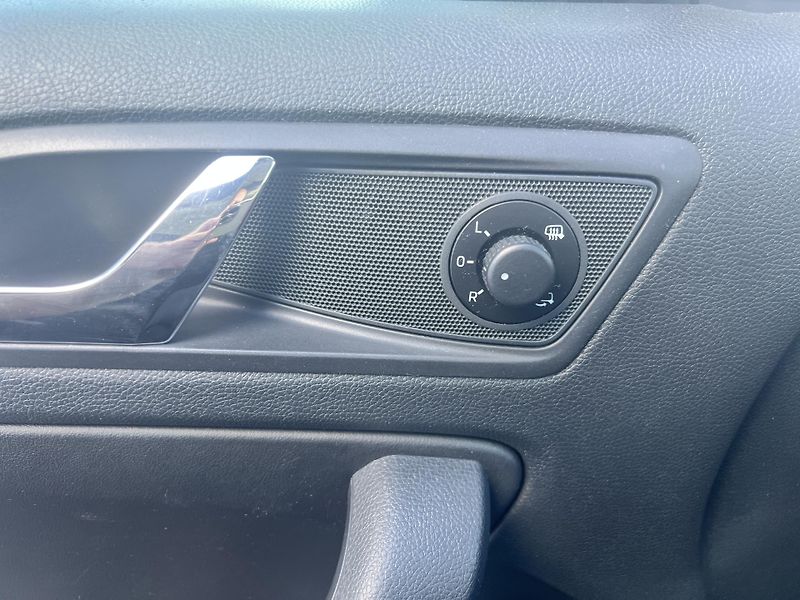 Škoda Yeti 2.0TDi 125kw 4x4 DSG KŮŽE NAVI - fotka 11 z 39