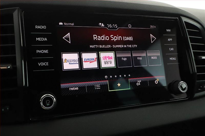 Škoda Karoq (2023) Sportline 1.5 TSI - fotka 9 z 21