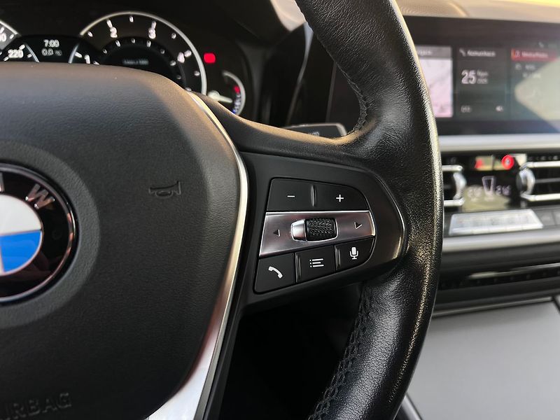 BMW Řada 3 318d-SPORT-LINE 360 KAMERA - fotka 22 z 48