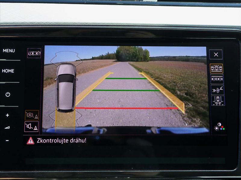 Volkswagen Passat 2,0 TDI DSG Matrix Virtual DPH - fotka 27 z 37