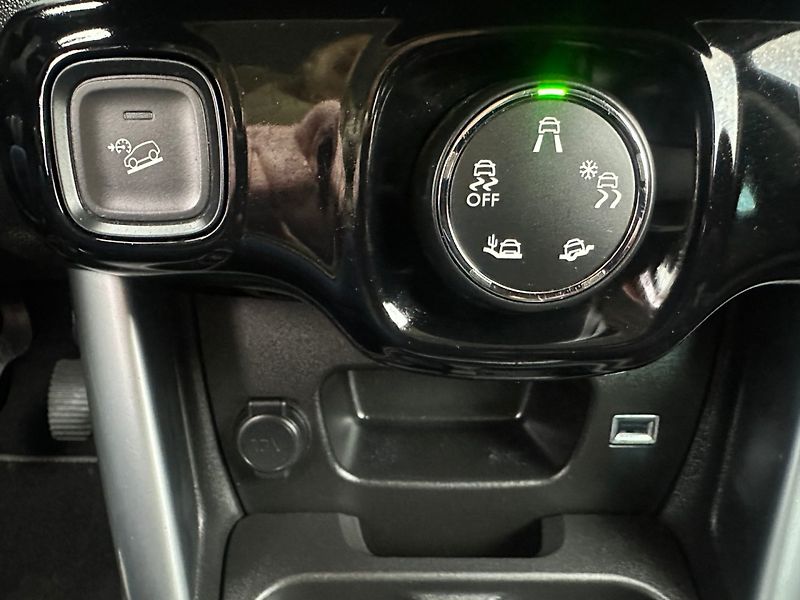 Citroën C3 Aircross 1.2i 81kW/Rip Curl/1MAJ/NAVI - fotka 43 z 45