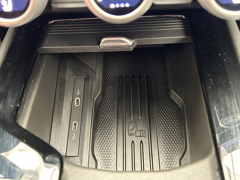 Škoda Superb 2.0 TDI L & K - fotka 22 z 30