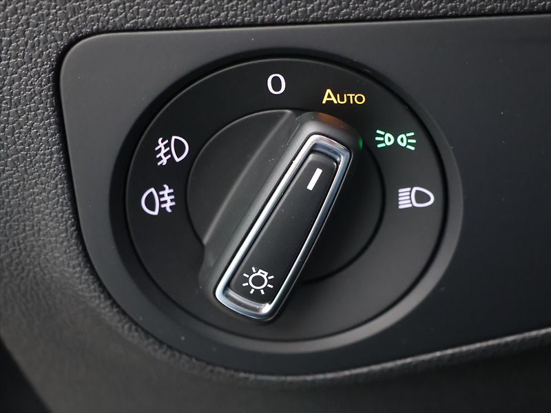 Volkswagen Tiguan 2,0 TDI Highline 4x4 DSG DPH - fotka 14 z 26