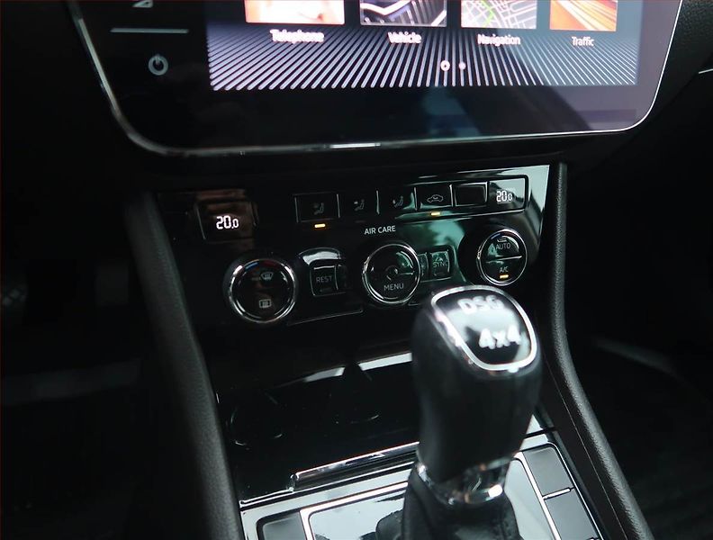Škoda Superb (2017) Laurin&Klement 2.0 TDI 4x4 - fotka 21 z 22