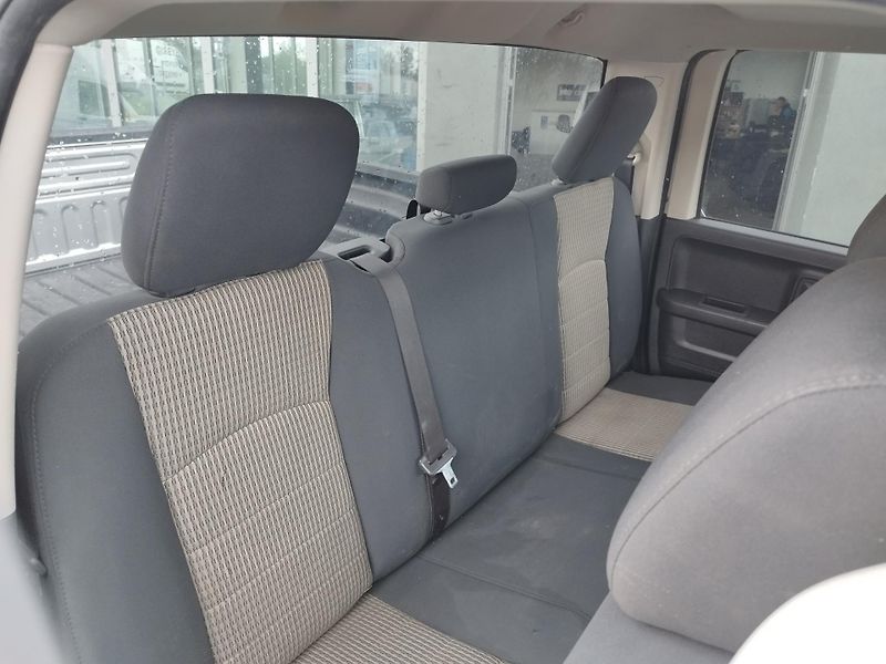 Dodge RAM (2012) 5,7HEMI,V8,4X4,ALU,TAŽNÝ - fotka 14 z 26