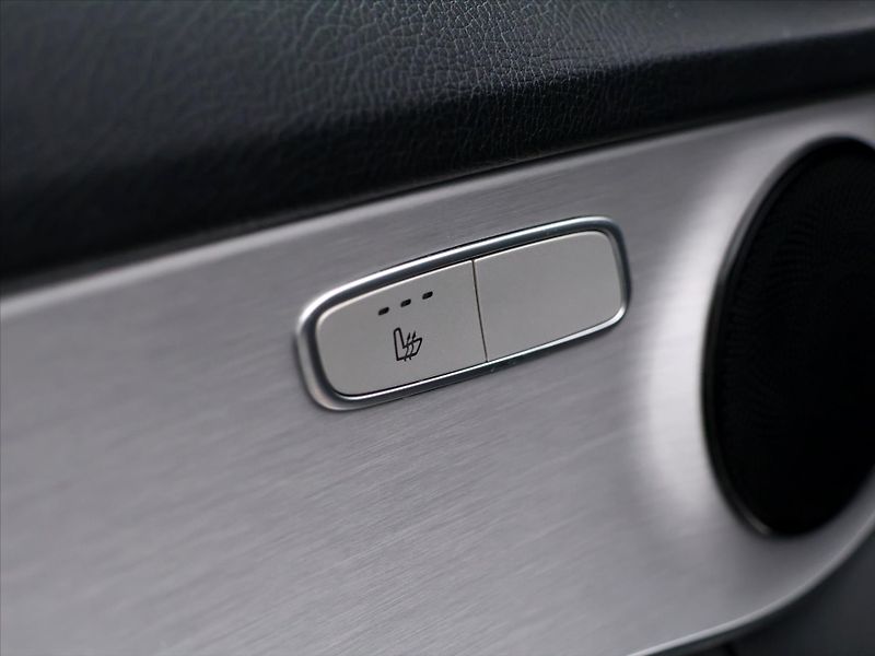 Mercedes-Benz Třídy C 2,0 220d Aut. Avantgarde - fotka 15 z 34