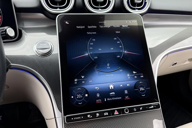 Mercedes-Benz Třídy C (2024) C 300 de 4Matic EQ - fotka 74 z 100