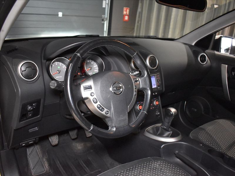 Nissan Qashqai 1,6 Pano,Bezklíč,Bose - fotka 10 z 19