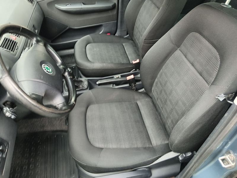 Škoda Fabia 1.2 HTP Elegance Sedan - fotka 14 z 28