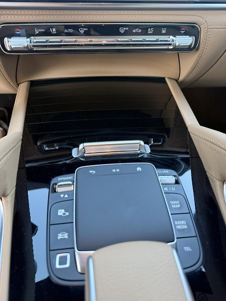 Mercedes-Benz GLE (2025) 450d 4MATIC Edition 140 Years - fotka 18 z 20