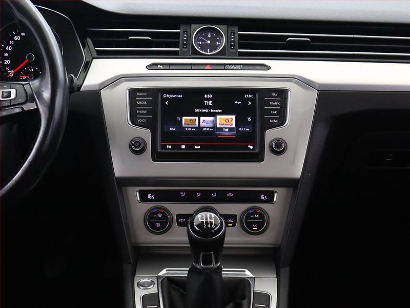 Volkswagen Passat (2015) Comfortline 2.0 TDI, Tempomat - fotka 10 z 16