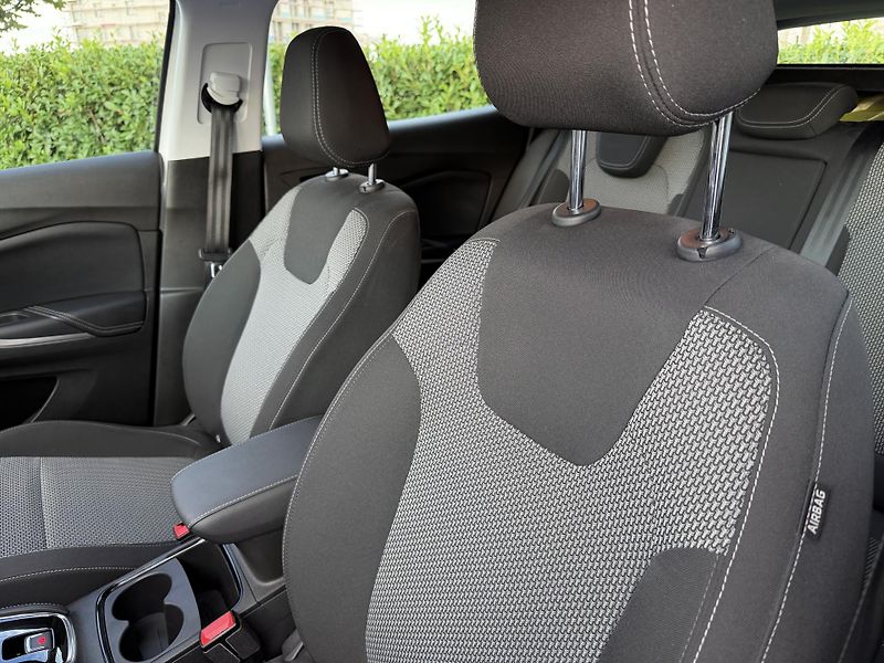 Opel Grandland (2022) 1.2 PureTech 96 kw/automat - fotka 16 z 21
