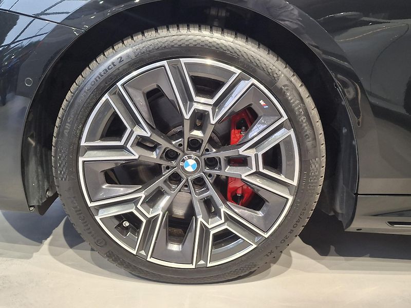 BMW i5 xDrive40 M-Sport PRO - fotka 7 z 36
