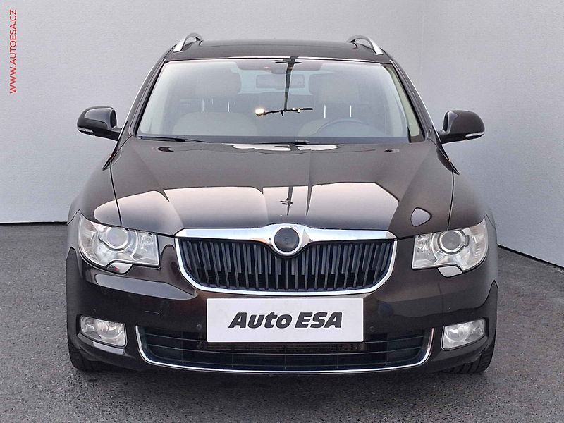 Škoda Superb (2012) 2.0TDi, DSG, bixenon - fotka 2 z 22