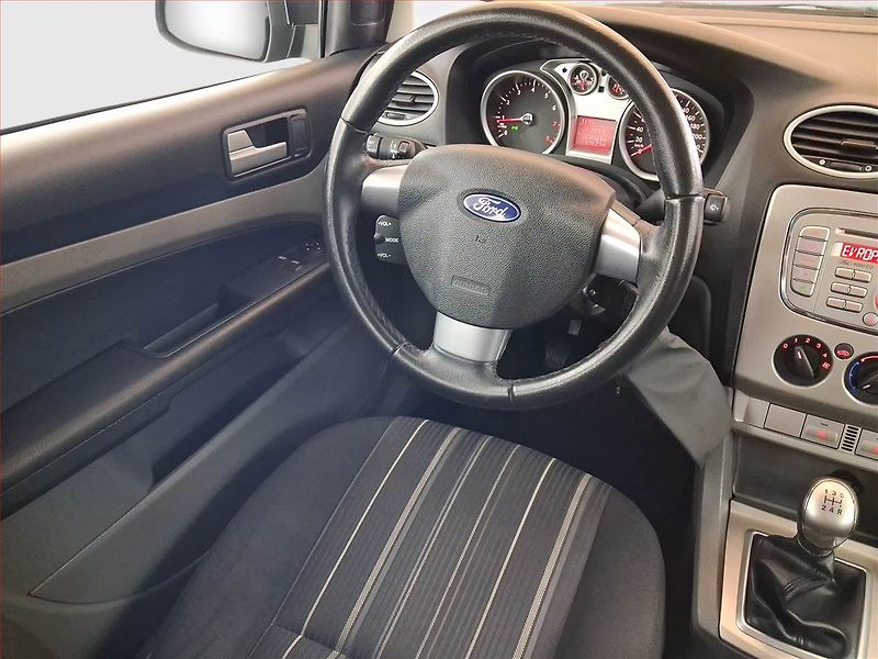 Ford Focus (2009) 1.6 16V, Serv.kniha - fotka 7 z 18