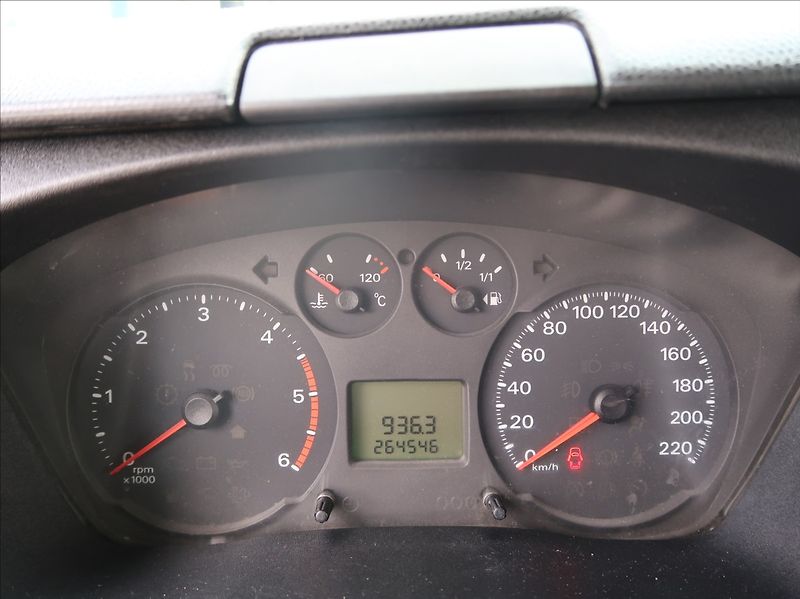 Ford Transit 2,2 TDCi,92kW,L3,6míst,tempoma - fotka 11 z 21