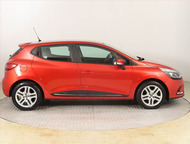 Renault Clio (2020) 0.9 TCe, ČR,1.maj, Serv.kniha - fotka 6 z 16