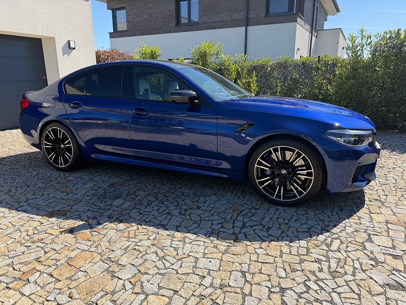 BMW M5 (2018) původ ČR, B&W, Marina Bay Blue - fotka 4 z 18