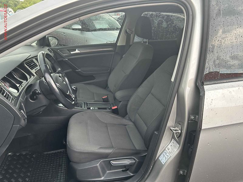 Volkswagen Golf (2018) 1.5 TSi, servis.kniha - fotka 9 z 18