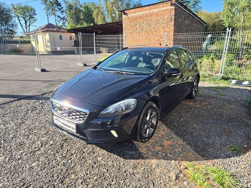 Volvo V40 1.6D 84kw CROSS COUNTRY, tažné - fotka 3 z 33