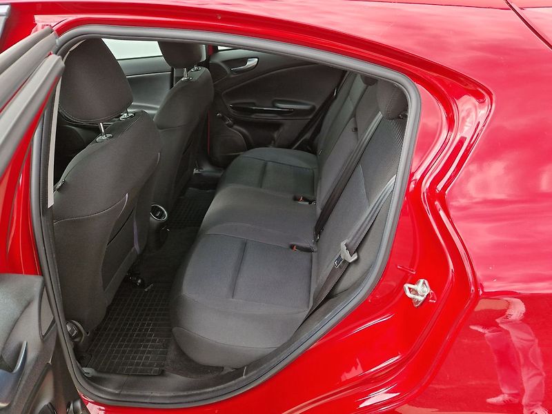 Alfa Romeo Giulietta Turismo 1.4 T 120 - fotka 23 z 27