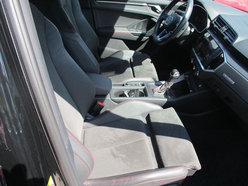 Audi Q3 (2022) 40TDi Sportback Quattro S Line - fotka 7 z 12