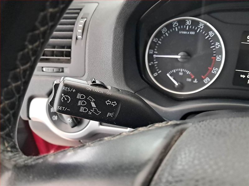 Škoda Octavia (2012) Ambition 1.6 TDI, ČR,1.maj - fotka 16 z 17