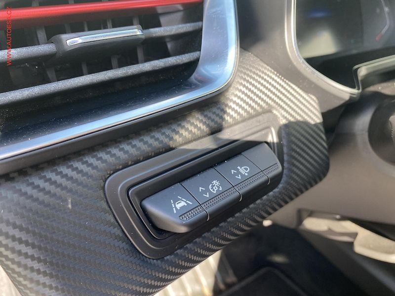 Renault Clio (2020) 1.0 TCe, ČR, RS Line, LED - fotka 15 z 18
