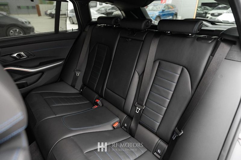 BMW Řada 3 (2025) 330e Touring 292 k, M paket - fotka 16 z 20