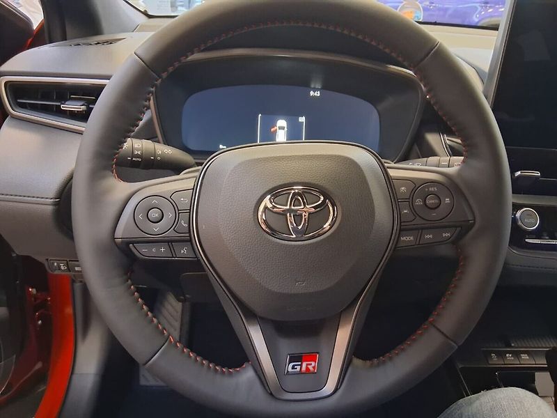 Toyota Corolla Cross GR-sport 2,0 HEV - fotka 3 z 5
