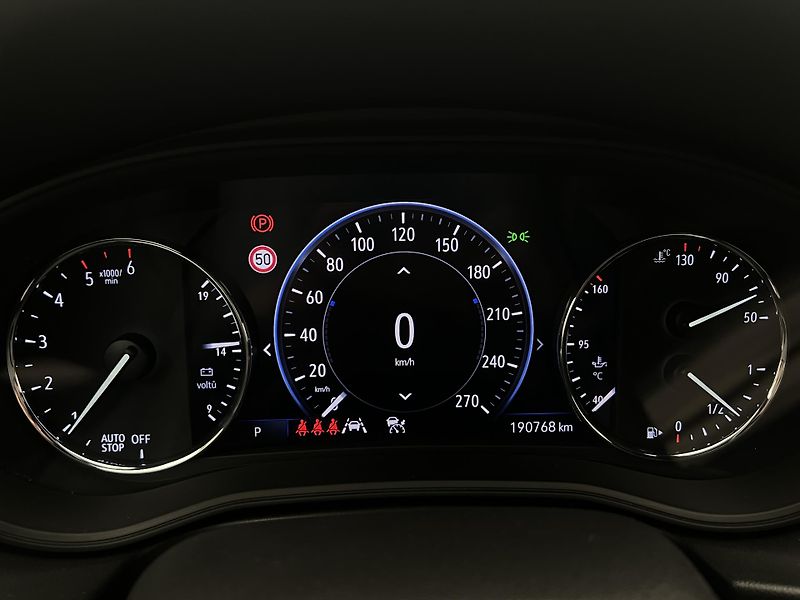 Opel Insignia 2.0 D 4x4 AUT CZ - fotka 23 z 40