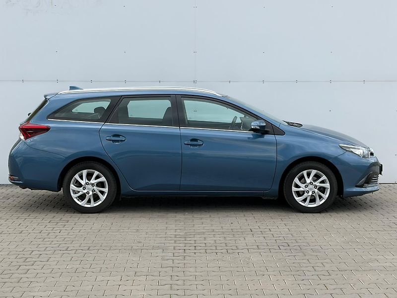 Toyota Auris 1.6 Valvematic Active - fotka 8 z 24
