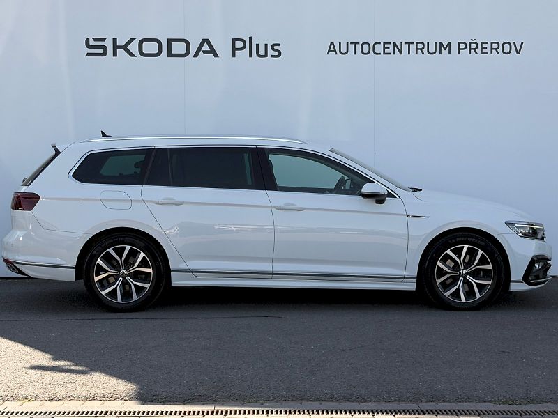 Volkswagen Passat (2021) 2.0 TDI 110kW R-LINE - fotka 31 z 35