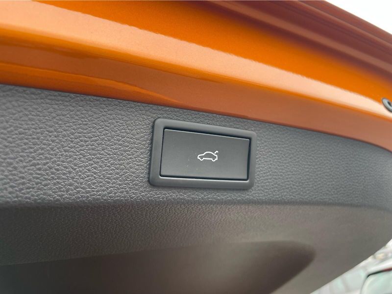 Škoda Karoq 1.5 TSi DSG 7st. SELECTION - fotka 27 z 30