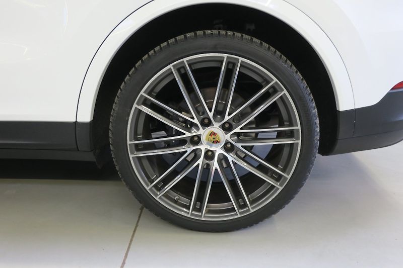 Porsche Cayenne (2019) Coupe 3.0 V6 Tiptronic Vzduch - fotka 8 z 45