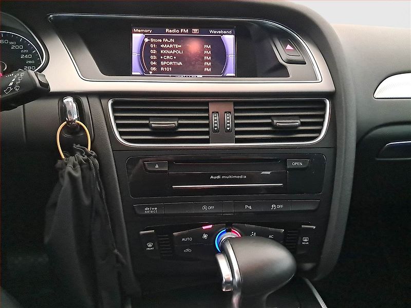 Audi A4 (2013) 2.0 TDI, 4X4, Automat, Navi - fotka 12 z 17