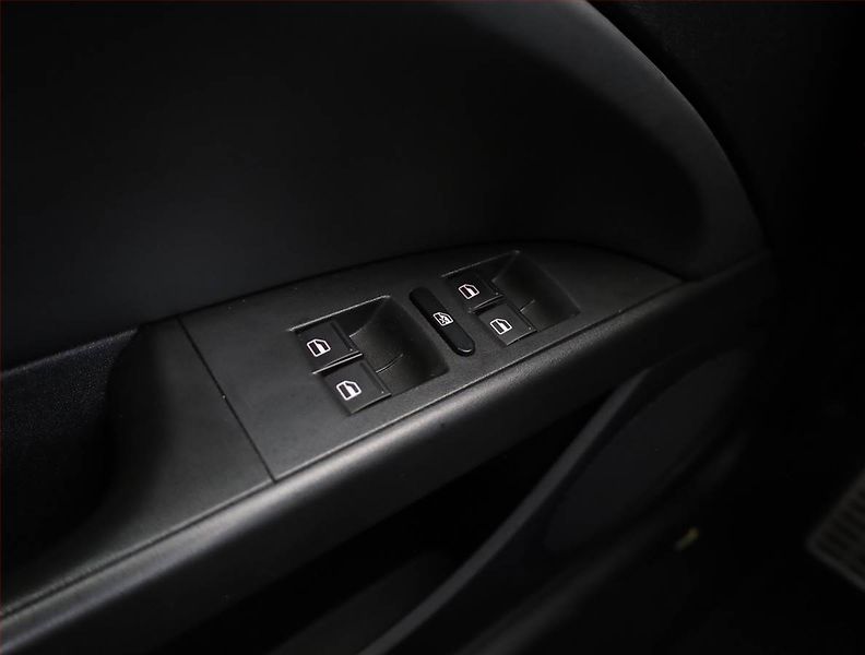 Seat Leon (2010) 2.0 TSI Cupra R, Navi, Xenony - fotka 16 z 18