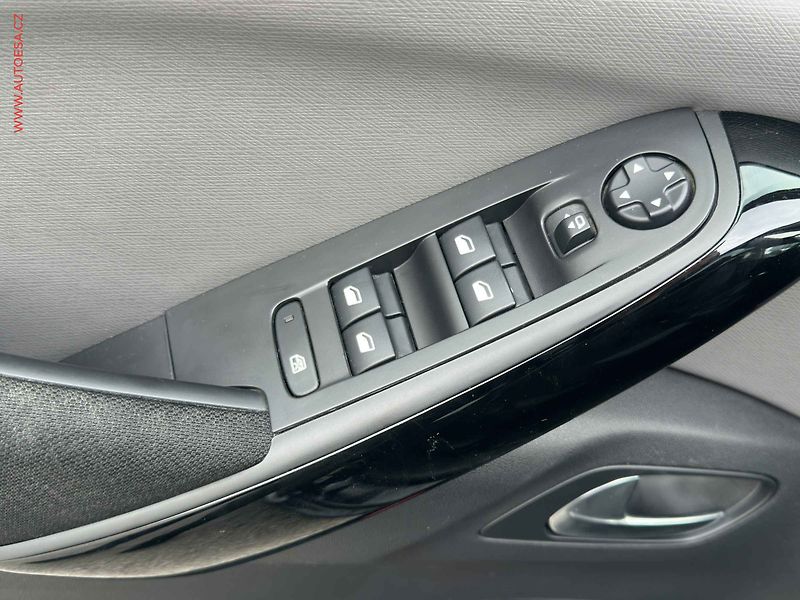 Citroën C4 Picasso (2017) 1.6 HDi, Selection, panor - fotka 11 z 23