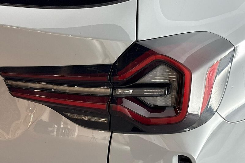 BMW X3 xDrive30d - fotka 5 z 25
