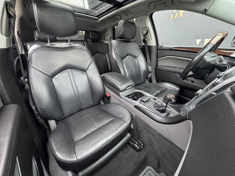 Cadillac SRX (2011) 3.0 V6 AWG Elegance, LPG, PANO - fotka 18 z 49