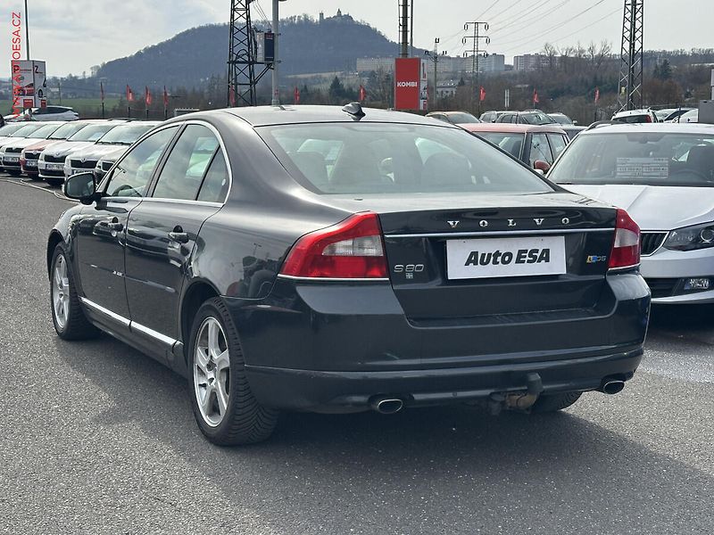 Volvo S80 (2010) 2.4, Navi, xenon, kůže - fotka 4 z 18