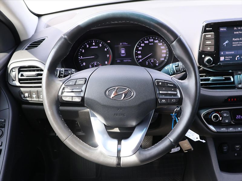 Hyundai i30 1,0 T-GDI 88kW Smart 1.Maj DPH - fotka 23 z 31