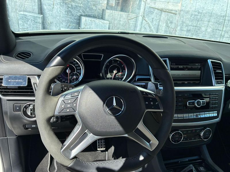 Mercedes-Benz Třídy M (2015) ML63 AMG ,386KW, 4MATIC, H/K - fotka 41 z 43