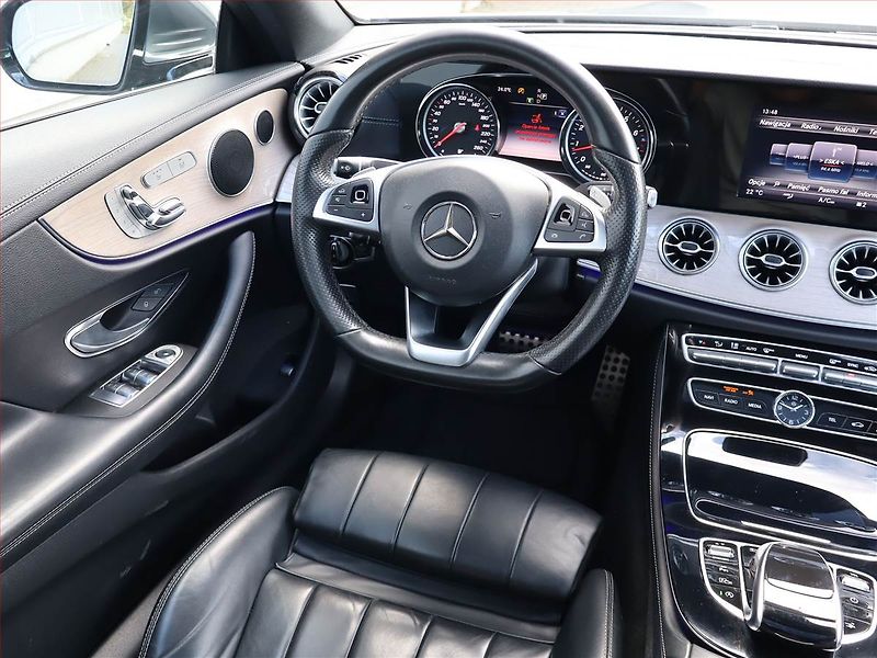 Mercedes-Benz Třídy E (2018) Elegance E 200 4MATIC - fotka 7 z 19